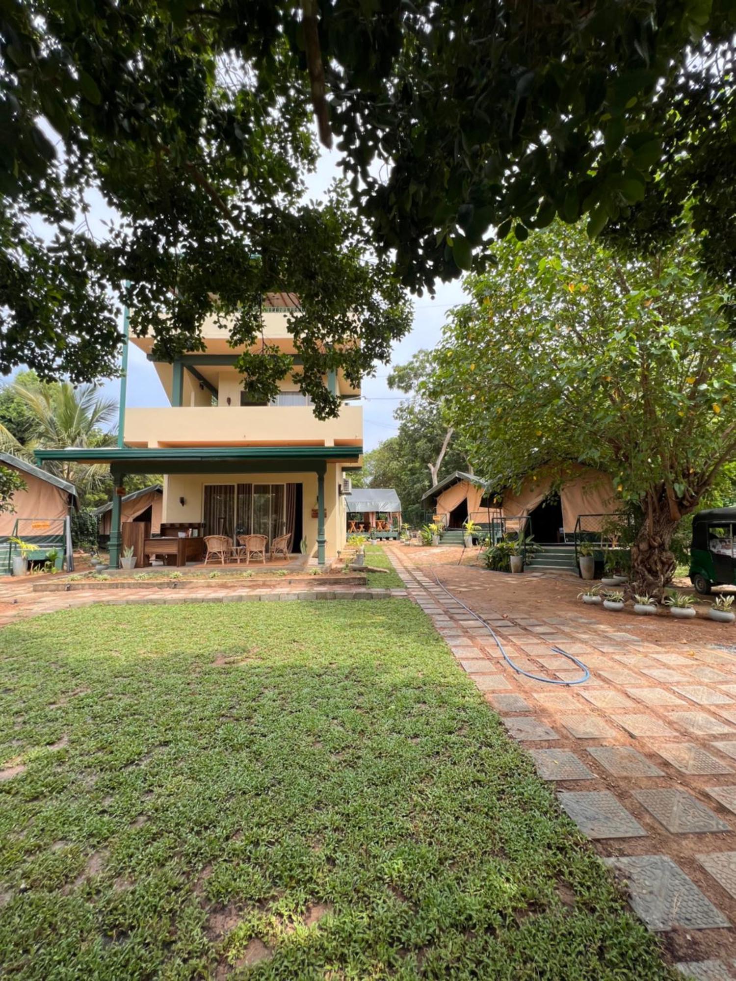 At One - Glamping Hotel Rekawa Kültér fotó